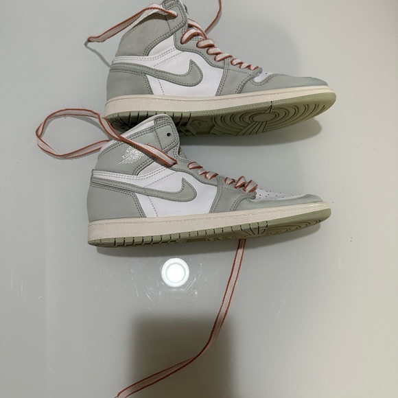 Nike Air Jordan 1 High OG Seafoam size 3 youth - Picture 4 of 8